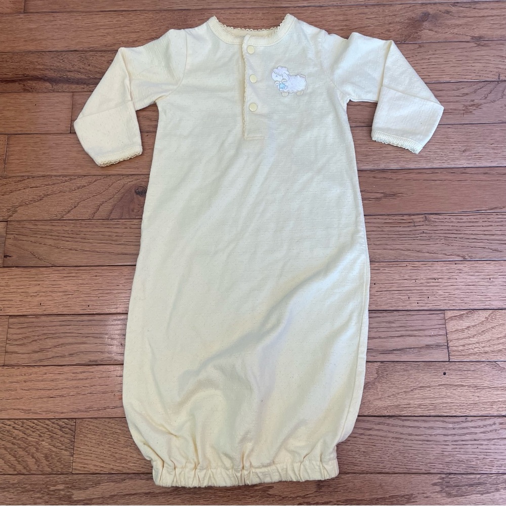 VINTAGE SIMPLY BASIC YELLOW LAMB APPLIQUE BABY SLEEPER OUTFIT SIZE 0/3 MONTHS
